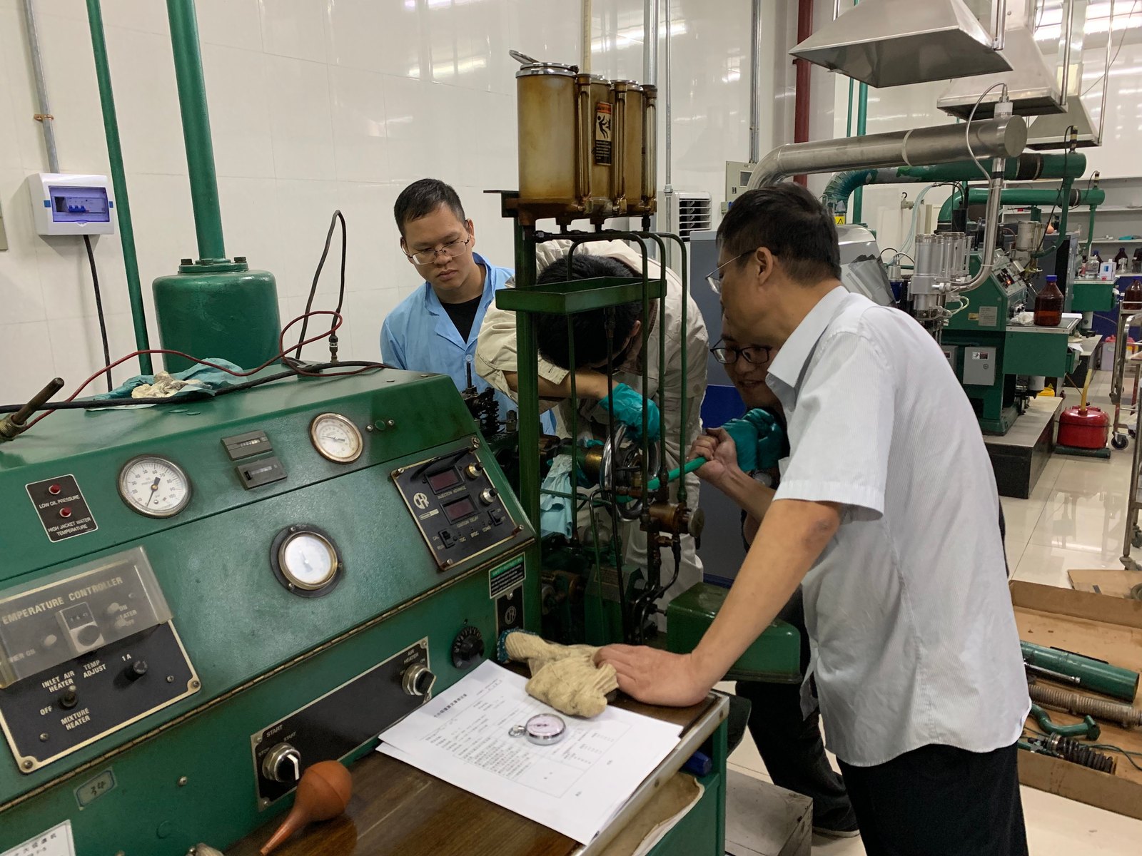 华南某石油产品质量检验中心辛烷值机检修